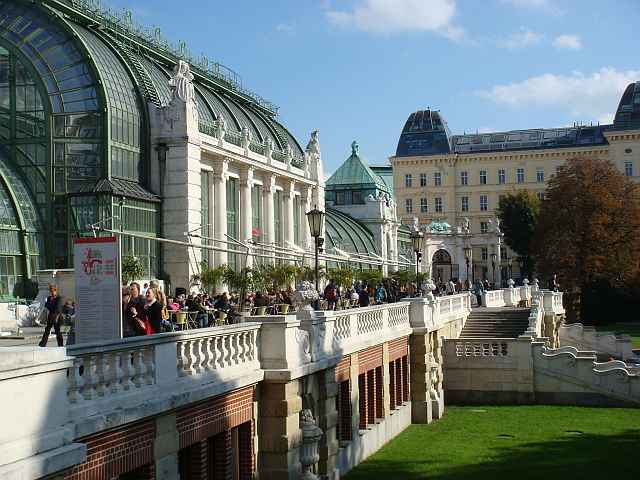 Burggarten Wien mit Palmenhaus